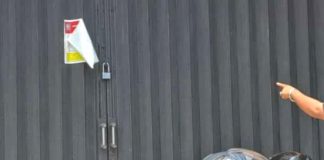 Segel Pegasus yang dipasang oleh Pemda Bungo tampak sudah rusak. Foto/Azhari