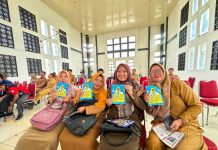 Bersama Warga, PLN ULP Baturaja Dukung Pembangunan OKU melalui Pembayaran Listrik